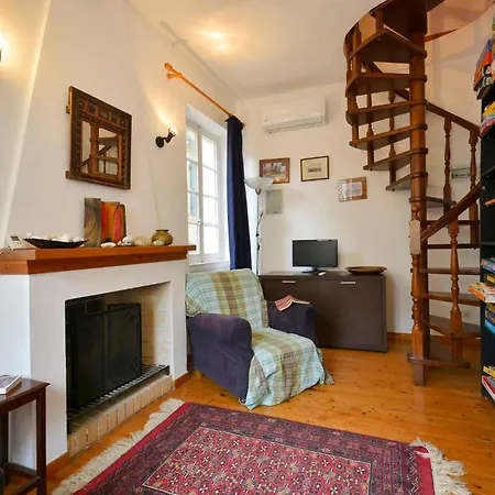 度假居 Iliokambida House *