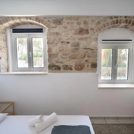 度假居 Iliokambida House