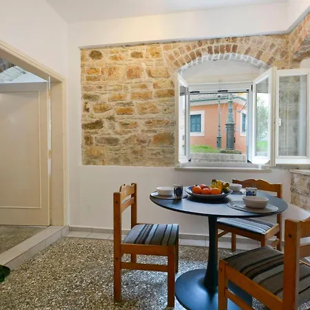 Iliokambida House Tatil Evi Korfu